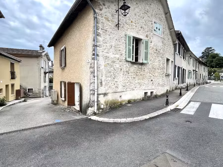 claix village 103 m2 - maison en pierre avec studio indépe