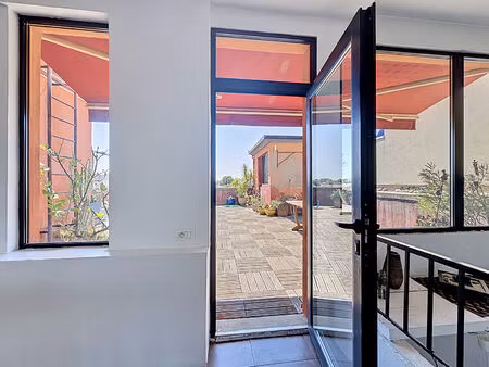 appartement avignon  très proche remparts  de 211 m2  grande terrasse  5 chambres en duple