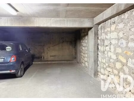 parking à paris (75017)