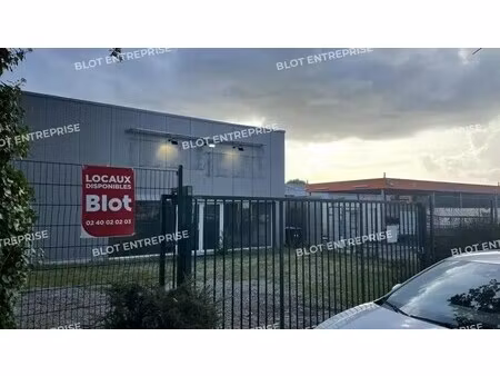 location local d’activités saint andre des eaux 44117 196m²