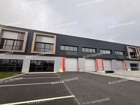 location local d’activités saint etienne de montluc 44360 756m²