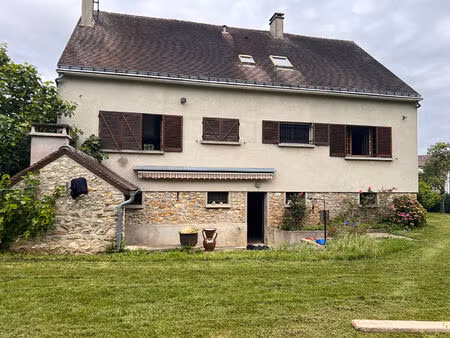 pavillon indépendant 180 m² sur sous sol  jardin 1200 m².