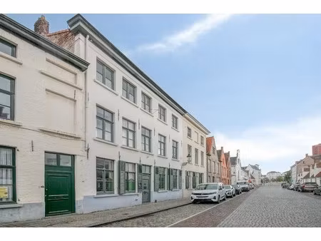 karaktervol herenhuis te koop in stadscentrum van brugge
