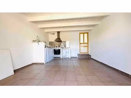 sortie port-joinville  pied à terre ou 1er investissement prêt à poser les valises.