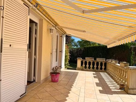 maison : 6 pièce(s) 100 m2 - terrain 610m² - garage
