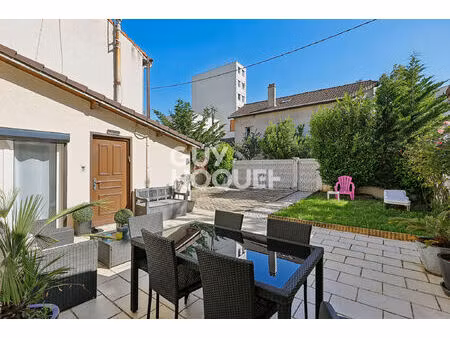 maison proche métro carnot