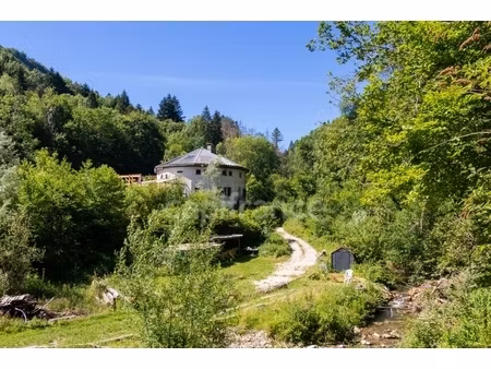 saint-cassin 73160 – environ 270 m² habitables  4 logements indépendants  150 m² de potent