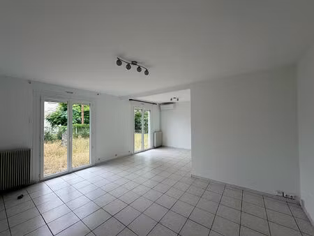 location maison 4 pièces  82.00m²  saint