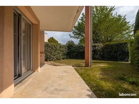 appartement t3 - 64m2 - rez-de-jardin avec terrasse  jardin et 2 parkings