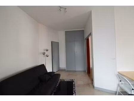 45 bd marechal fayolle - studio meublé au 5ème étage