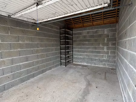 box fermé de 19m² à louer aux ponts-de-cé