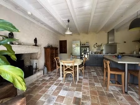 en exclusivité secteur saint maxire maison en pierre de 160 m²