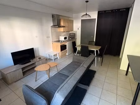 studio meublé de 28m2 + parking / proche centre