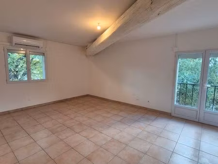 maison refaite de neuf t3 avec cour et place de parking