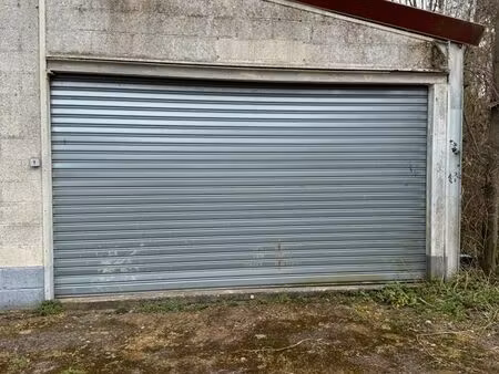 hangar 130 m2