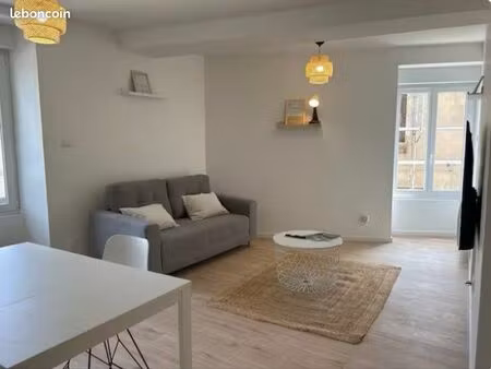 t2 meublé 42m2 ttc sauf électricité