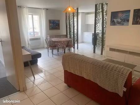 beau t2 meublé centre ville pontorson