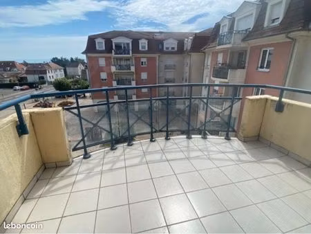 f1 avec terrasse