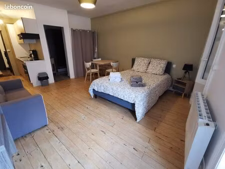 très beau studio entièrement meublé