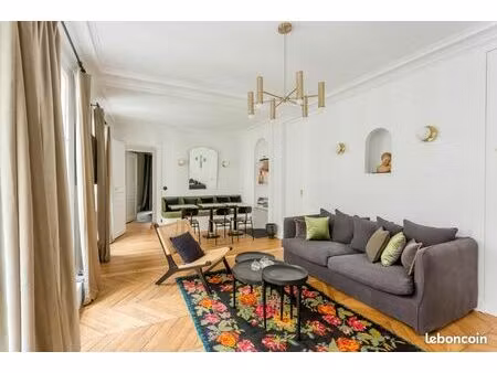 3p meublé 70 m² — marais 4e  haussmannien  balcon  clim — 2 880