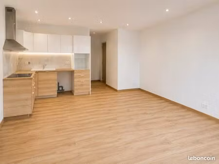 t3 duplex rénové - centre-ville de pont-audemer