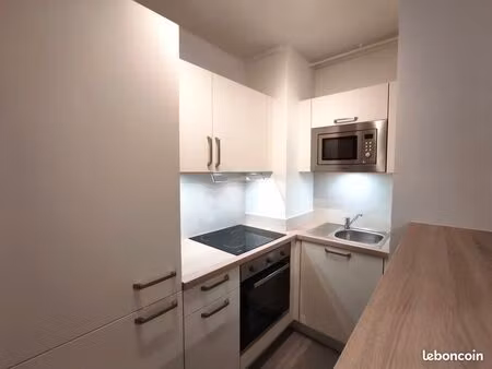 studio meublé ste-therese + parking sécurisé