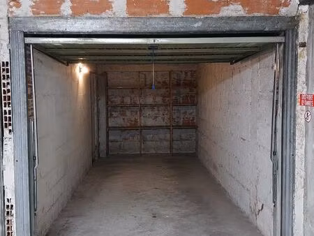 garage / parking / box sécurisé