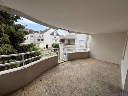angers - appartement avec terrasse et parking