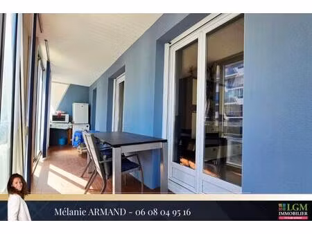 la grande motte – appartement spacieux avec loggia au cœur du centre-ville