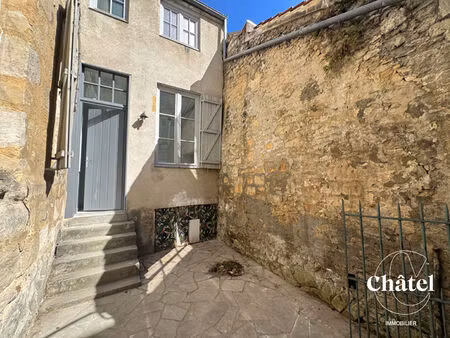 t2 - centre ville senlis - cour privative