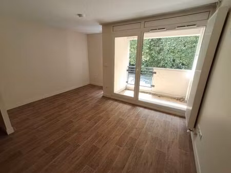 boussy saint-antoine studio de 32.12m²