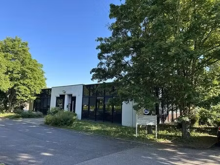 location bureaux 123 m² à 448 m²