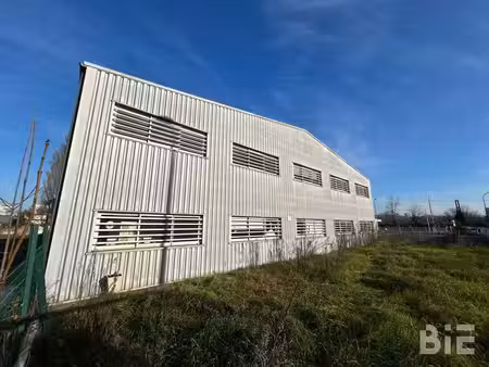 vente local d’activités 965m²
