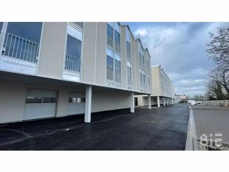 location local d’activités bruges 33520 76m² à 1042m²