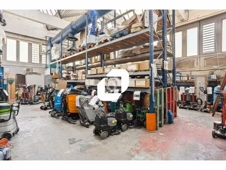 vente local d'activités 2 858 m²