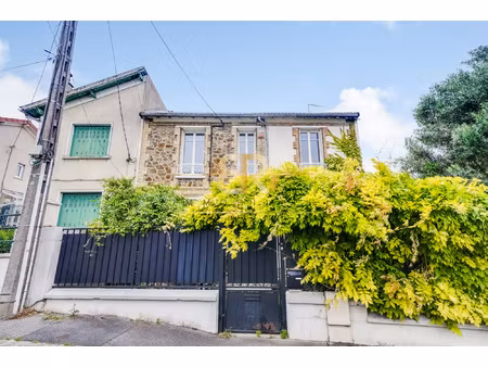 maison / jardin / traversant / tour eiffel