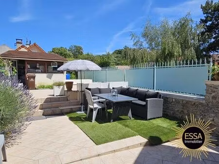 maison de luxe 2 chambres en vente à bailly  france