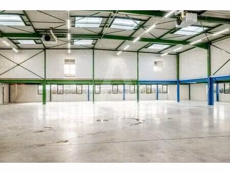 location entrepôt saint thibault des vignes 77400 600m² à 1587m²