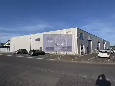location local d’activités 700m²