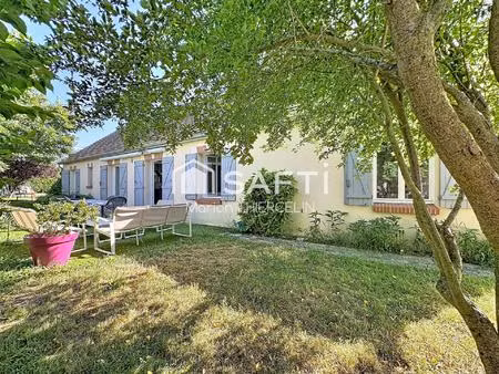 maison familiale de 170m² environ avec double garage et proche commodités/écoles