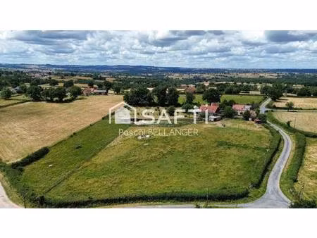 ensemble immobilier de caractère avec gîte  point d'eau (mare)  puits et terrain d’1 hecta