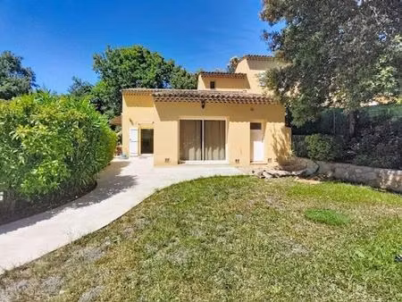 villa traditionnelle sur les haut de montauroux