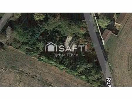 terrain constructible de 2205 m²