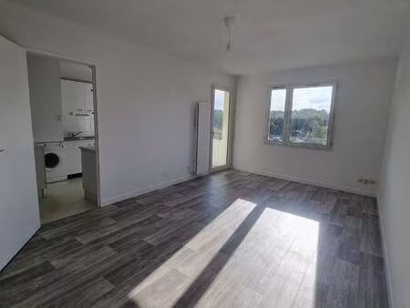 location appartement 3 pièces à caen (14000) : à louer 3 pièces / 59m² caen