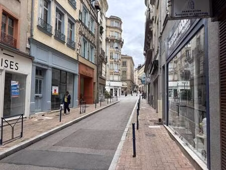 local commercial à louer