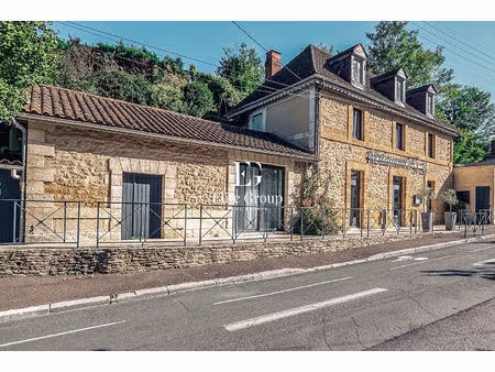 à vendre fonds+ murs avec licence iv au coeur de sarlat-la-canéda