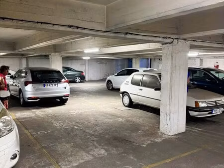 parking privatif securise montpellier proche gare et ecusson