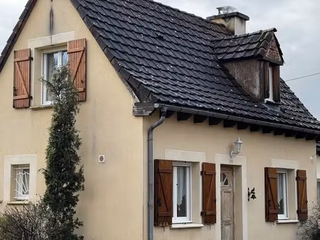 belle maison mitoyenne en pleine campagne
