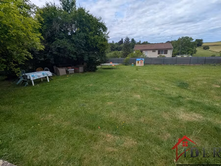 pavillon sans mitoyenneté sur 1440 m2 à oyriers