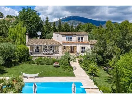 roquefort-les-pins : belle villa rénovée avec studio indépendant